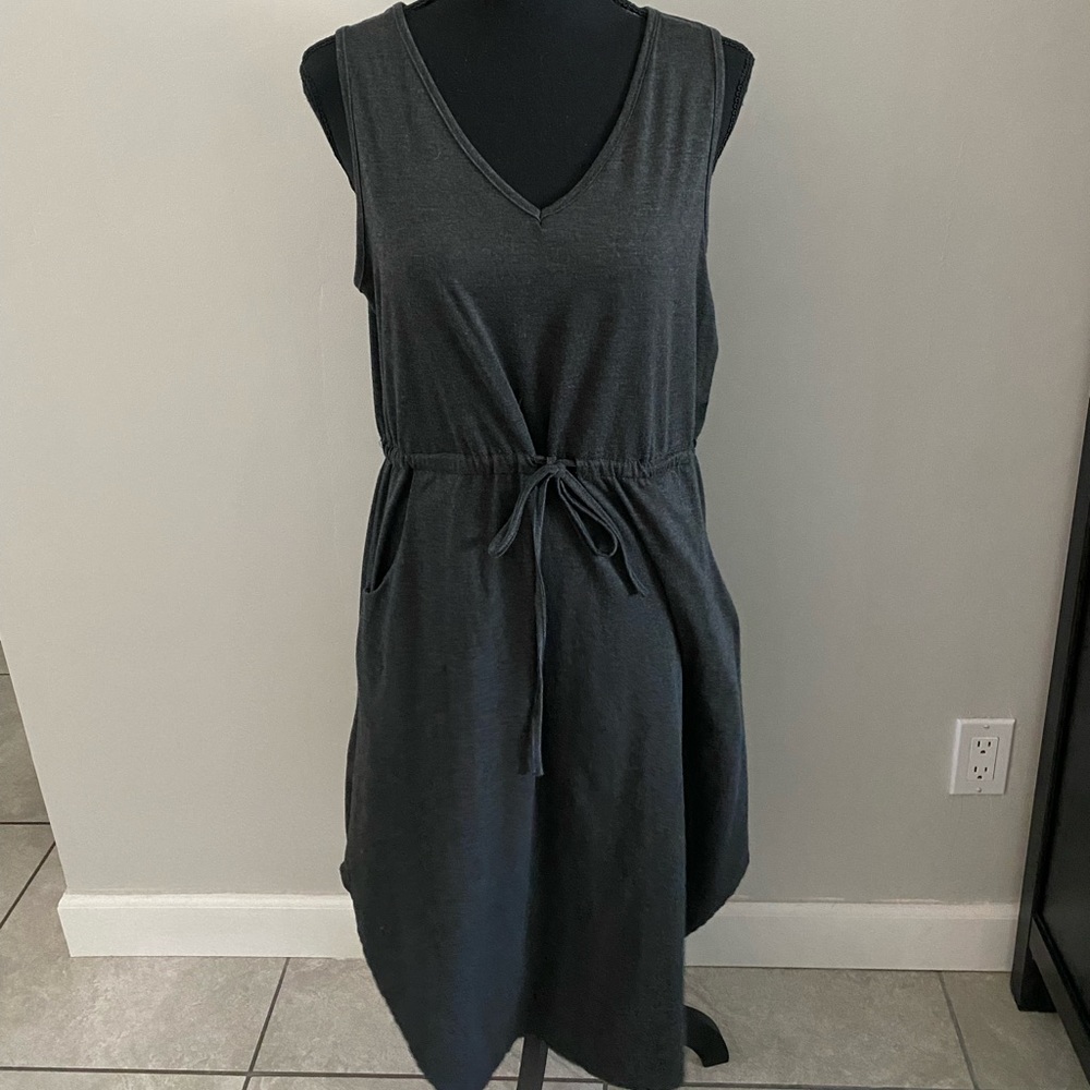 NWOT Grey Dress barn Dress with Pockets